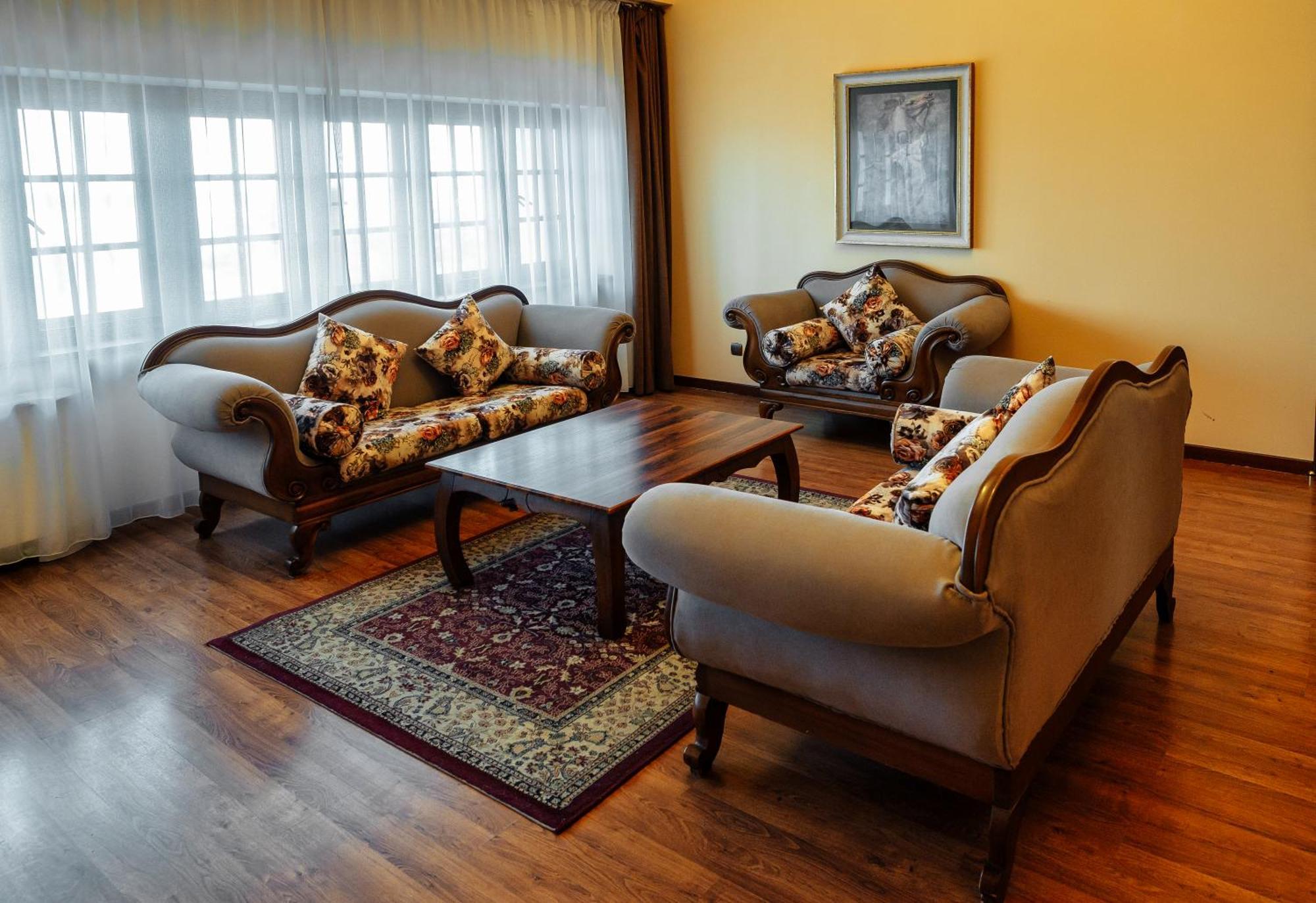 Park Hotel Kokshetau Щучинск Экстерьер фото