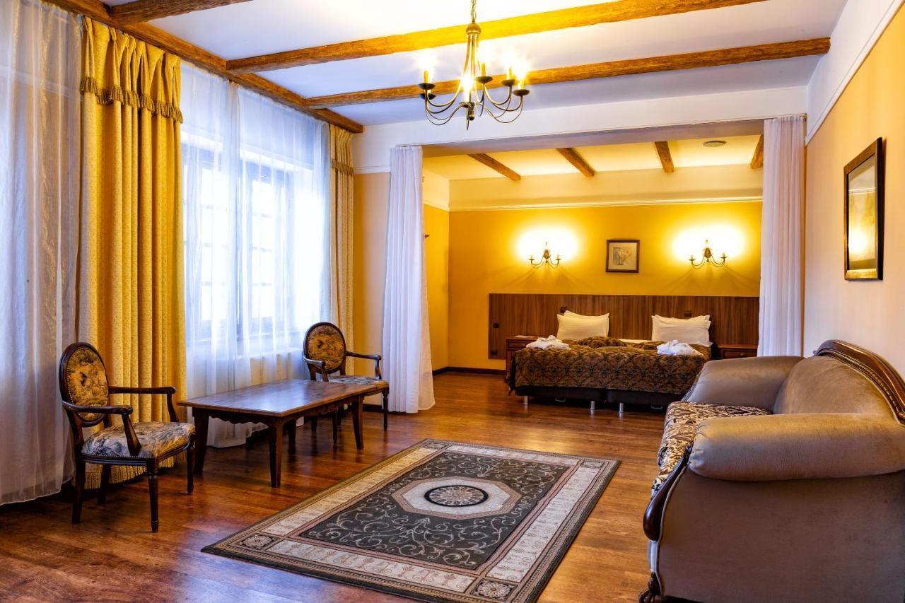 Park Hotel Kokshetau Щучинск Экстерьер фото